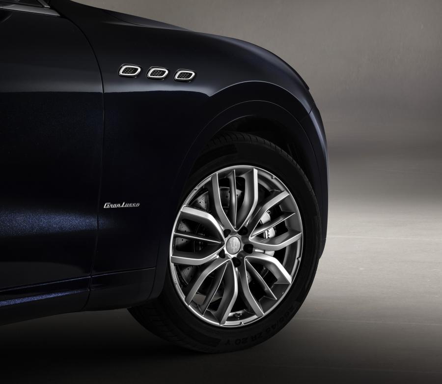 Колеса Maserati Levante S Q4 GranLusso 2018 года  (фото 46 из 66)